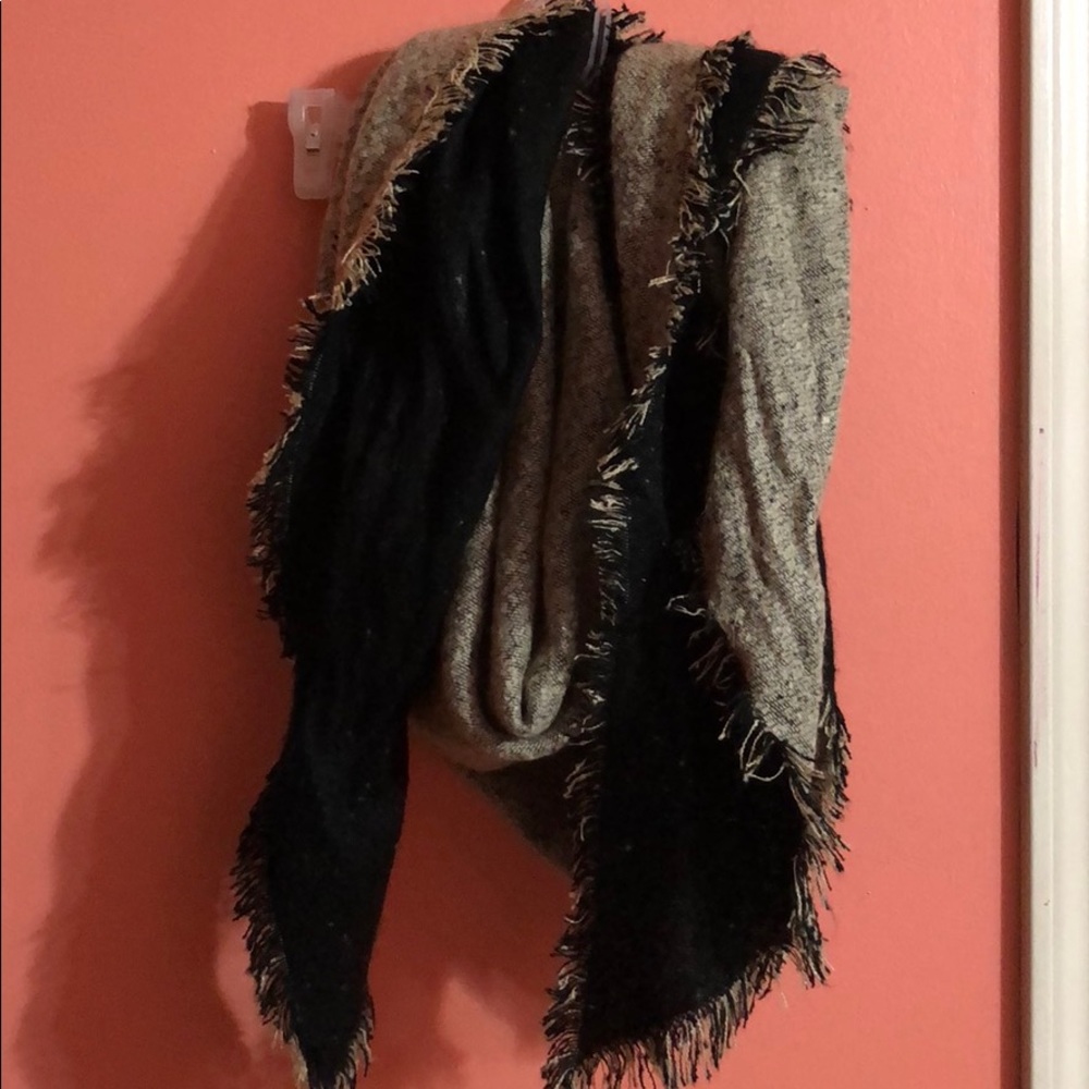 Reversible scarf